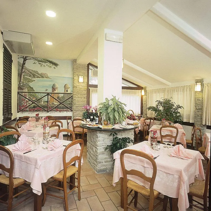 ארנצאנו Hotel Ulivi