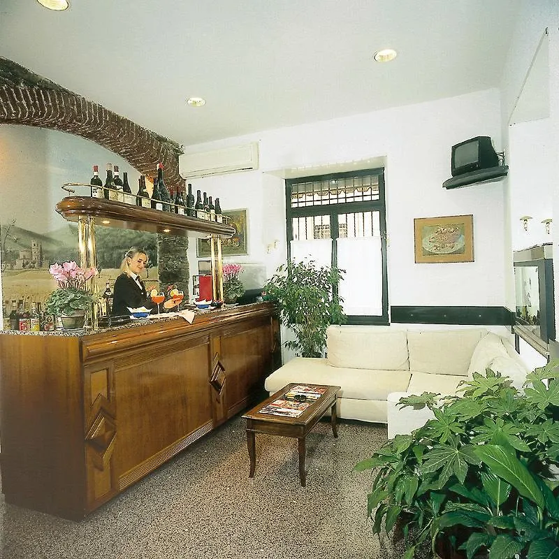 ארנצאנו Hotel Ulivi