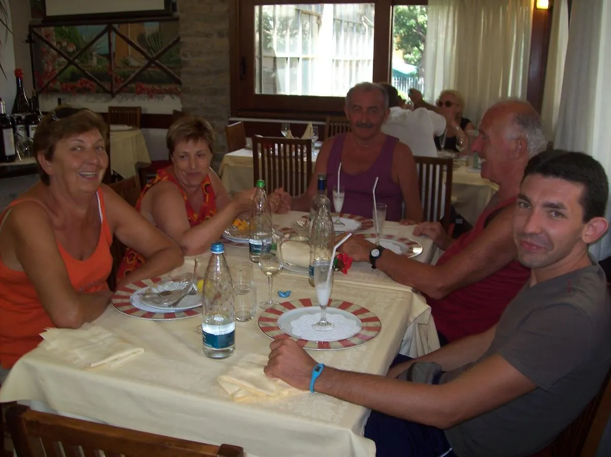 ארנצאנו Hotel Ulivi